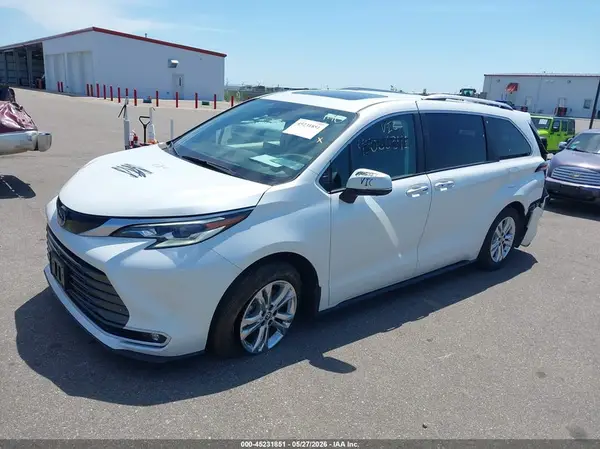 5TDESKFC4PS093688 2023 TOYOTA SIENNA - Image 2