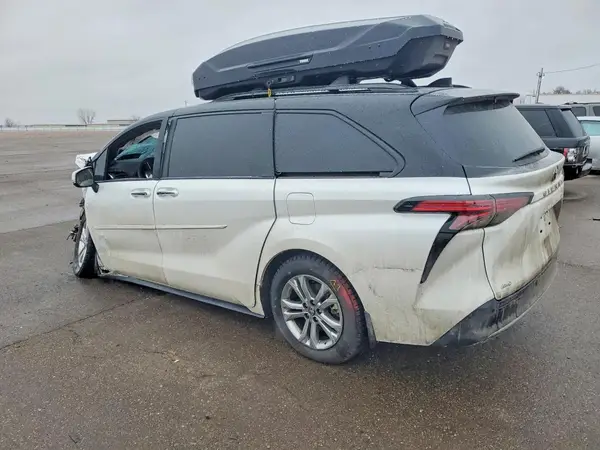 5TDESKFC4RS117314 2024 TOYOTA SIENNA - Image 2