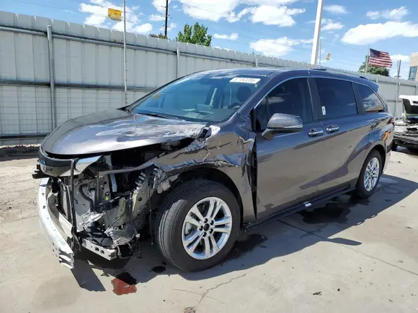 5TDESKFC4RS134873 2024 TOYOTA SIENNA - Image 1