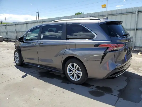 5TDESKFC4RS134873 2024 TOYOTA SIENNA - Image 2