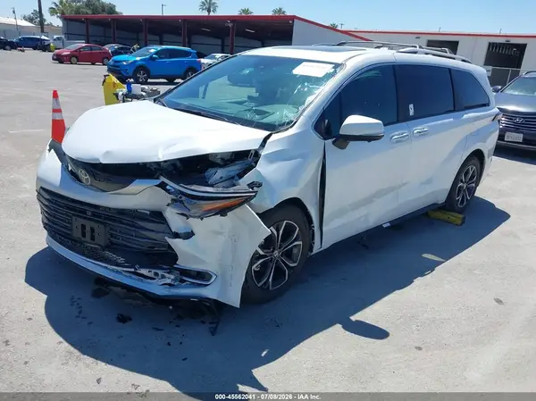 5TDESKFC4TS237086 2026 TOYOTA SIENNA - Image 2