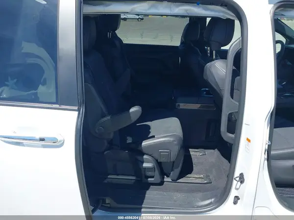5TDESKFC4TS237086 2026 TOYOTA SIENNA - Image 8