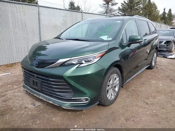 5TDESKFC5NS055089 2022 TOYOTA SIENNA - Image 2