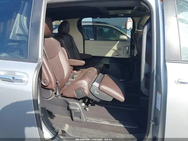 5TDESKFC5NS061555 2022 TOYOTA SIENNA - Image 8