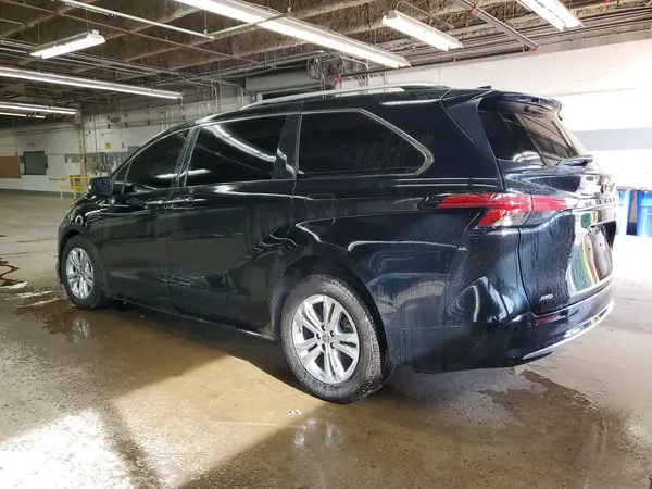 5TDESKFC5NS062804 2022 TOYOTA SIENNA - Image 2