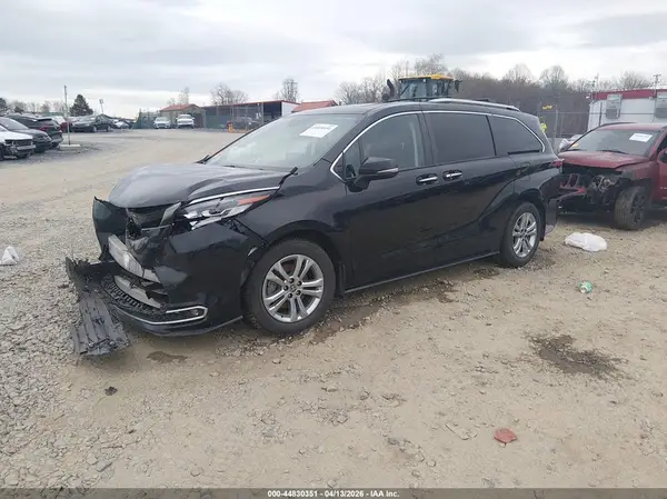 5TDESKFC5PS082442 2023 TOYOTA SIENNA - Image 2