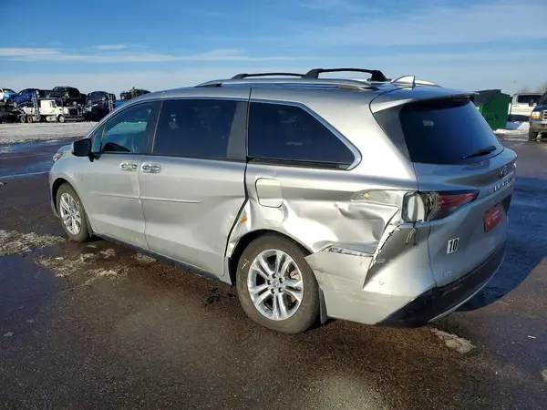 5TDESKFC5PS085597 2023 TOYOTA SIENNA - Image 2
