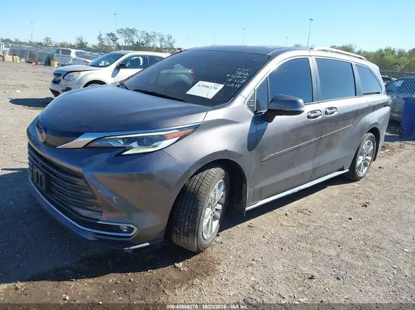 5TDESKFC5PS092842 2023 TOYOTA SIENNA - Image 2