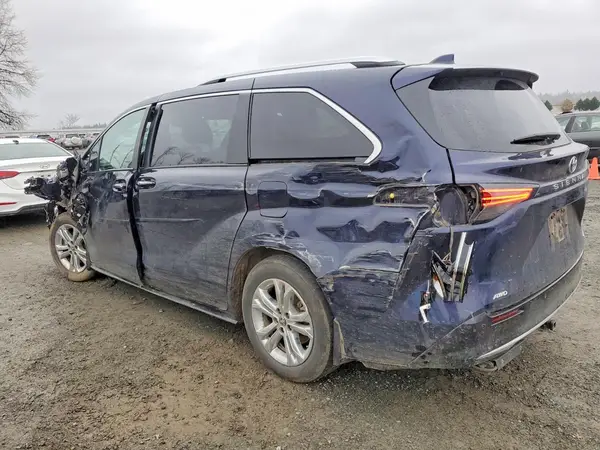 5TDESKFC5PS096714 2023 TOYOTA SIENNA - Image 2
