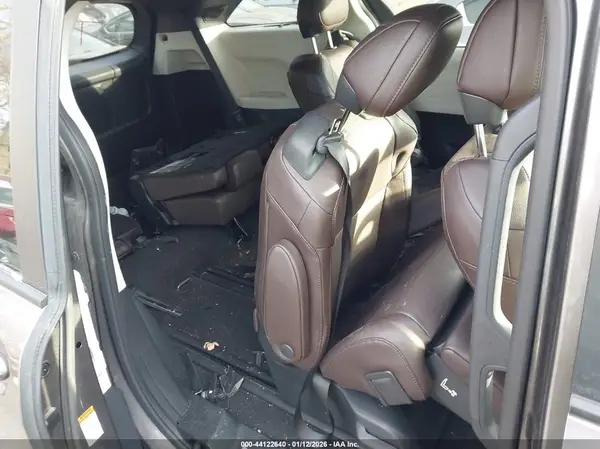 5TDESKFC5PS104004 2023 TOYOTA SIENNA - Image 8