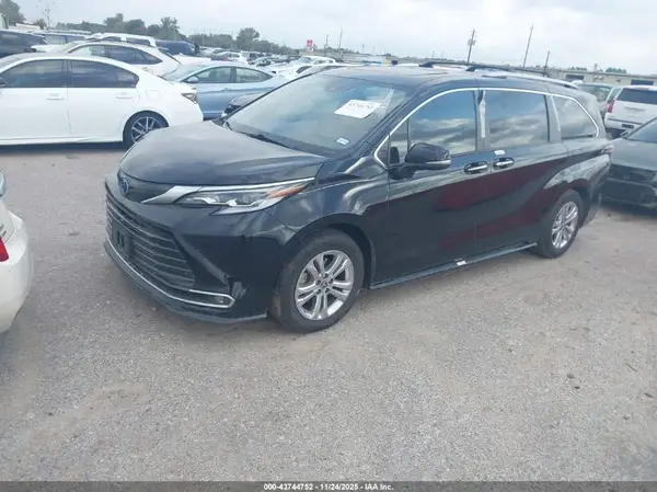 5TDESKFC5PS104276 2023 TOYOTA SIENNA - Image 2