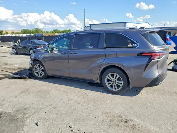 5TDESKFC5PS106237 2023 TOYOTA SIENNA - Image 2