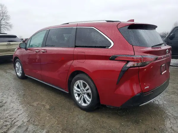 5TDESKFC5RS113689 2024 TOYOTA SIENNA - Image 2