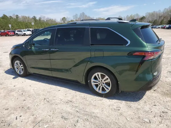 5TDESKFC5RS128385 2024 TOYOTA SIENNA - Image 2