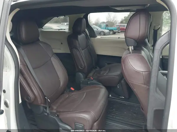 5TDESKFC5RS134591 2024 TOYOTA SIENNA - Image 8