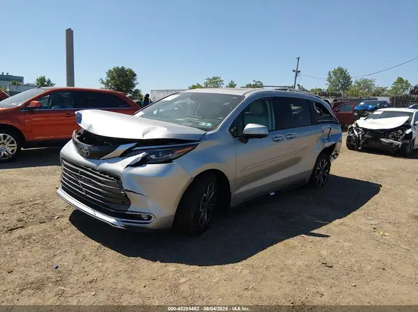 5TDESKFC5SS167855 2025 TOYOTA SIENNA - Image 2