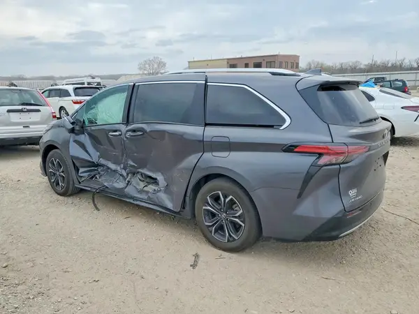 5TDESKFC5SS221719 2025 TOYOTA SIENNA - Image 2
