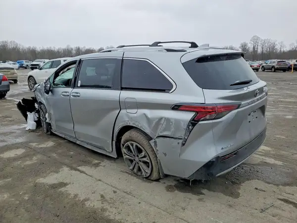 5TDESKFC5SS222143 2025 TOYOTA SIENNA - Image 2