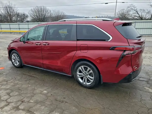 5TDESKFC6NS052430 2022 TOYOTA SIENNA - Image 2