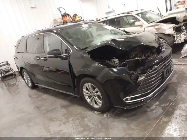 5TDESKFC6NS064383 2022 TOYOTA SIENNA - Image 1