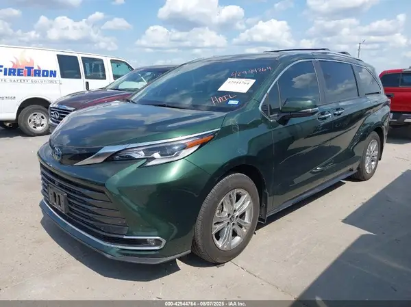 5TDESKFC6PS081932 2023 TOYOTA SIENNA - Image 2