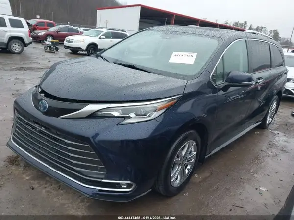 5TDESKFC6PS088282 2023 TOYOTA SIENNA - Image 2