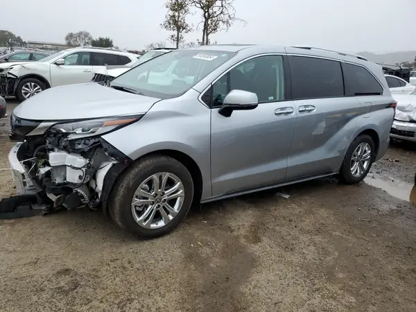 5TDESKFC6PS093059 2023 TOYOTA SIENNA - Image 1