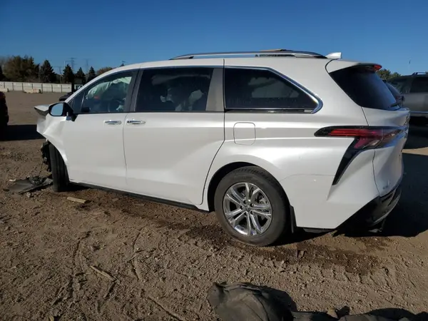 5TDESKFC6PS093689 2023 TOYOTA SIENNA - Image 2