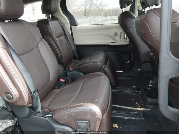 5TDESKFC6RS133949 2024 TOYOTA SIENNA - Image 8