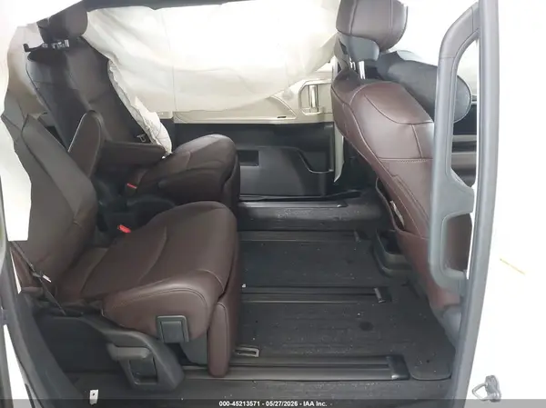 5TDESKFC6RS147379 2024 TOYOTA SIENNA - Image 8