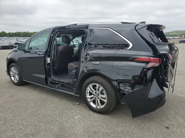 5TDESKFC6RS151559 2024 TOYOTA SIENNA - Image 2