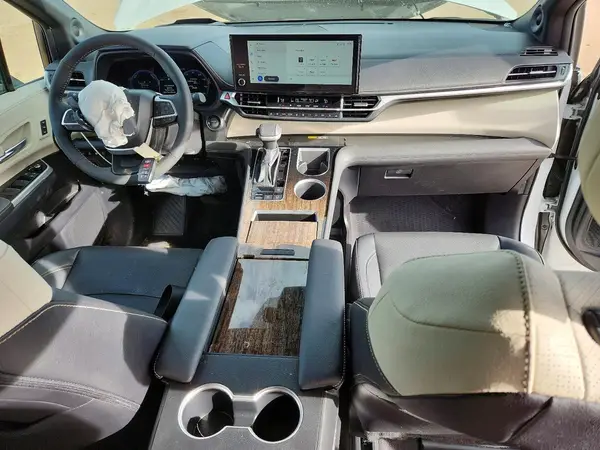 5TDESKFC6SS197379 2025 TOYOTA SIENNA - Image 8