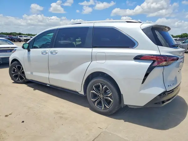 5TDESKFC6TS235923 2026 TOYOTA SIENNA - Image 2