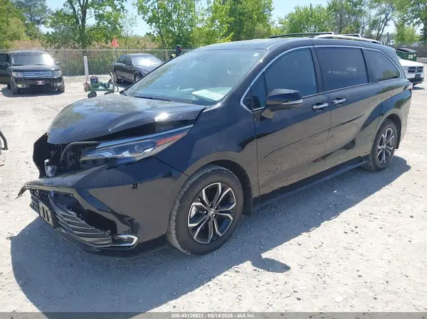 5TDESKFC6TS245786 2026 TOYOTA SIENNA - Image 2