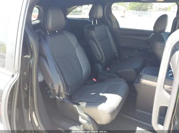 5TDESKFC6TS245786 2026 TOYOTA SIENNA - Image 8