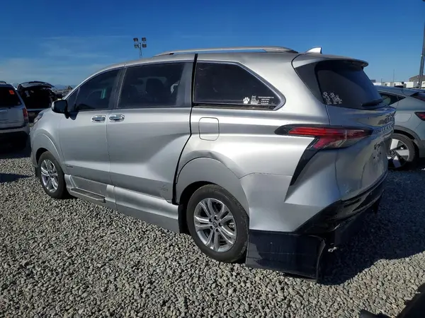 5TDESKFC7MS026322 2021 TOYOTA SIENNA - Image 2