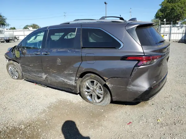 5TDESKFC7NS056213 2022 TOYOTA SIENNA - Image 2