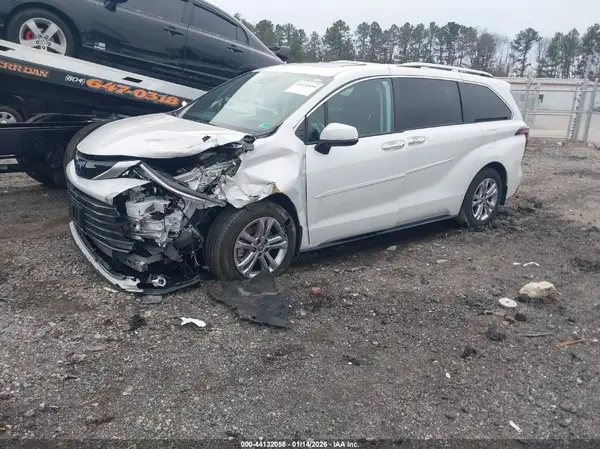 5TDESKFC7PS104876 2023 TOYOTA SIENNA - Image 2