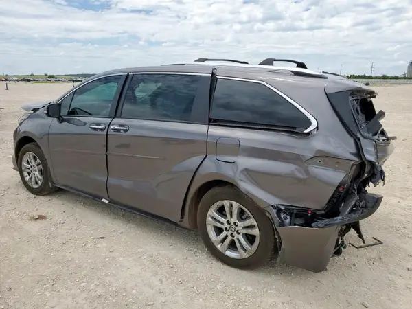 5TDESKFC7RS134320 2024 TOYOTA SIENNA - Image 2