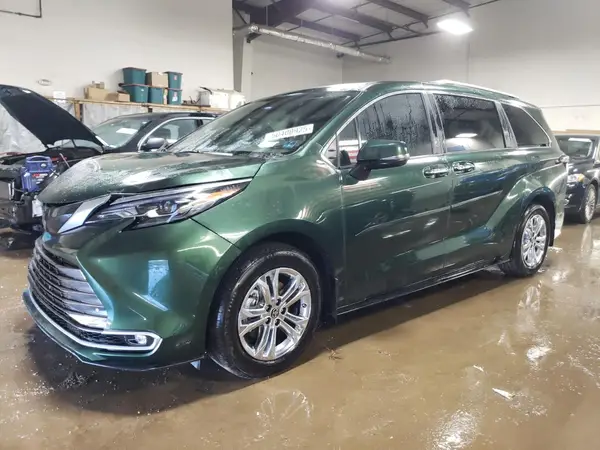 5TDESKFC7RS139338 2024 TOYOTA SIENNA - Image 1