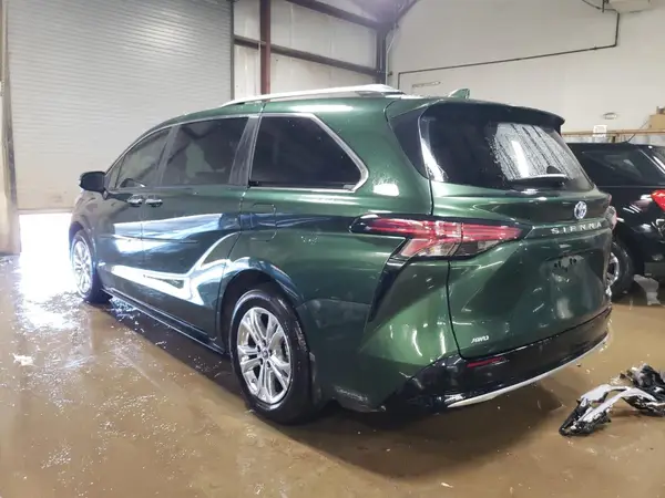 5TDESKFC7RS139338 2024 TOYOTA SIENNA - Image 2