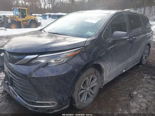 5TDESKFC7SS164441 2025 TOYOTA SIENNA - Image 2