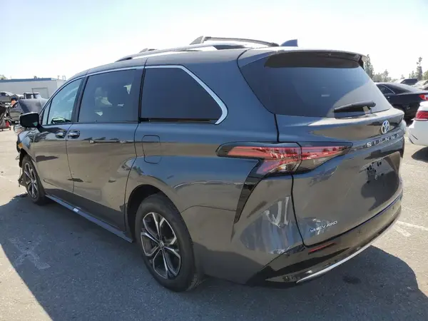 5TDESKFC7SS201911 2025 TOYOTA SIENNA - Image 2
