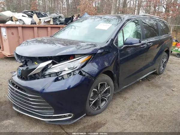 5TDESKFC7SS208387 2025 TOYOTA SIENNA - Image 2