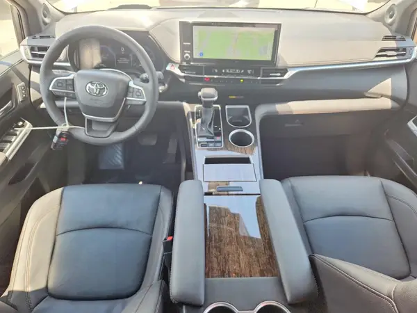 5TDESKFC7TS242928 2026 TOYOTA SIENNA - Image 8
