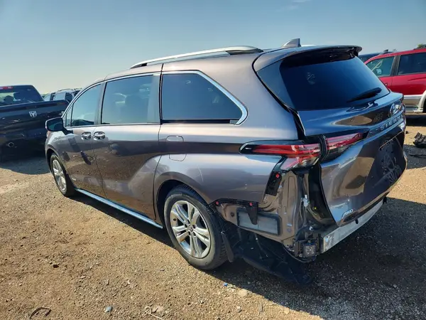 5TDESKFC8MS031349 2021 TOYOTA SIENNA - Image 2