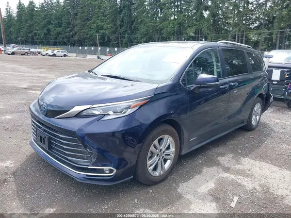 5TDESKFC8MS033098 2021 TOYOTA SIENNA - Image 2
