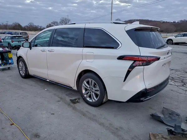5TDESKFC8PS097727 2023 TOYOTA SIENNA - Image 2