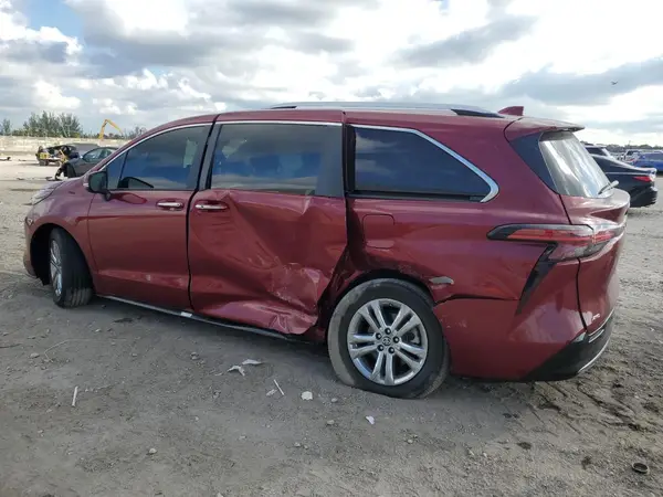 5TDESKFC8PS102358 2023 TOYOTA SIENNA - Image 2