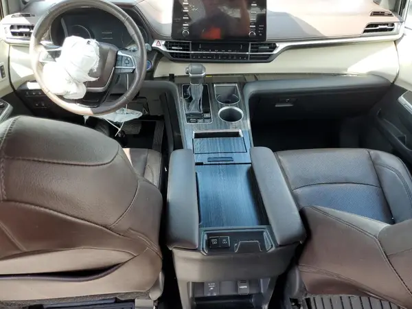 5TDESKFC8RS108356 2024 TOYOTA SIENNA - Image 8